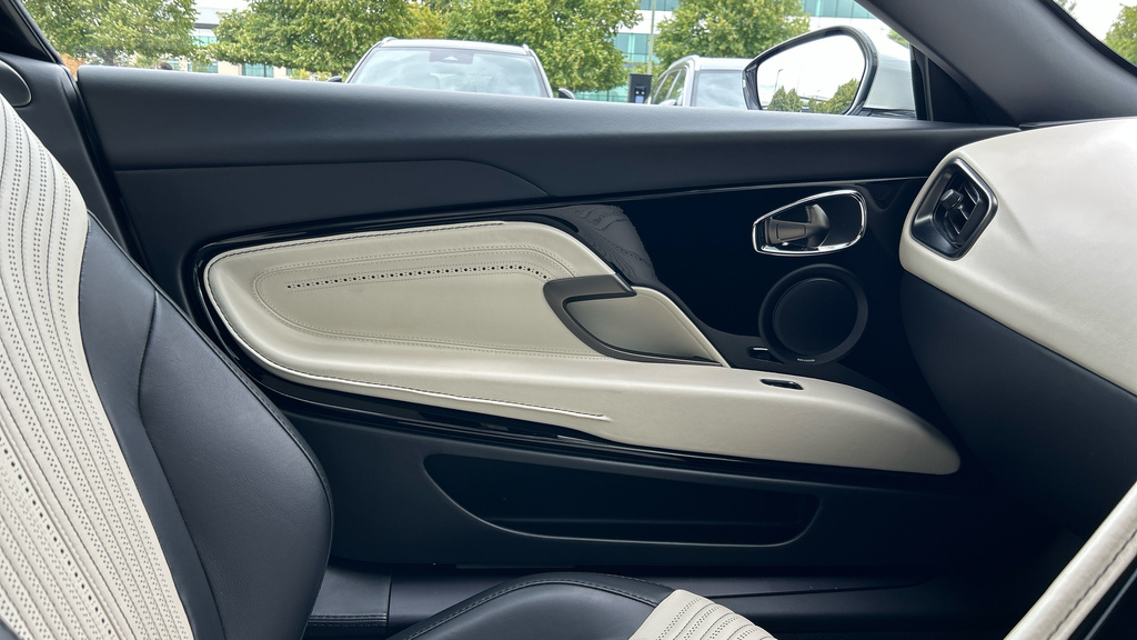 Aston Martin DB11 Db11 V12 Silver #27