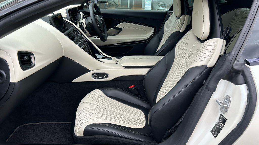 Aston Martin DB11 Db11 V12 Silver #15