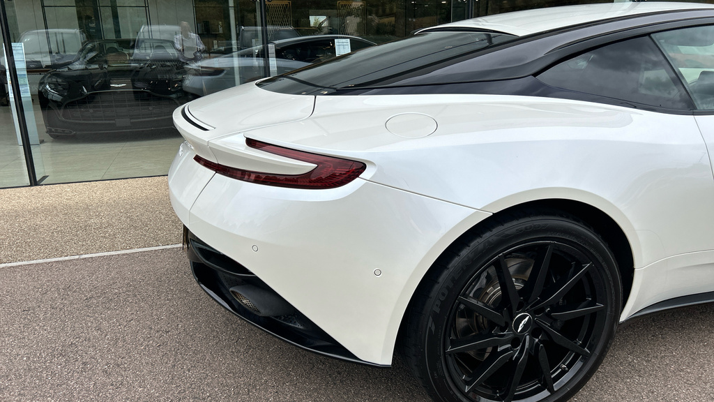 Aston Martin DB11 Db11 V12 Silver #8