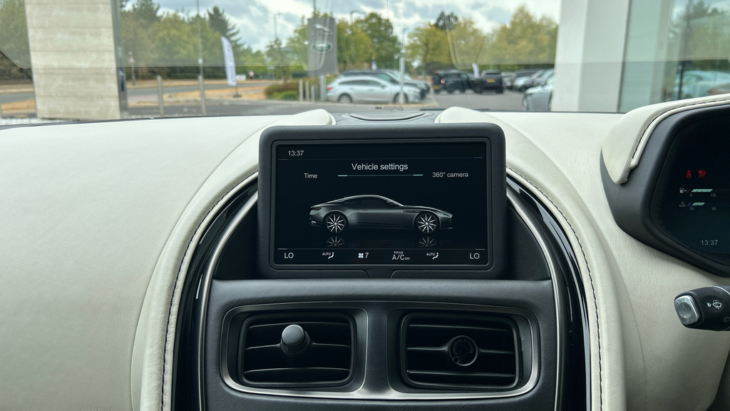 Aston Martin DB11 Db11 V12 Silver #29