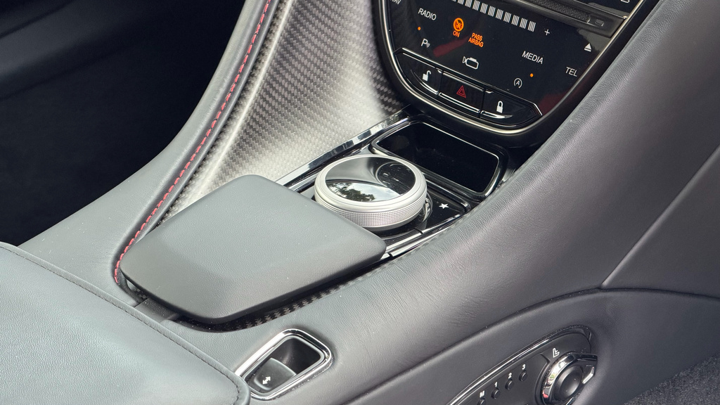 Aston Martin DB11 Db11 V8 Silver #27
