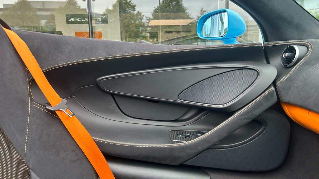 McLaren 570S 3.8L Null Blue #33