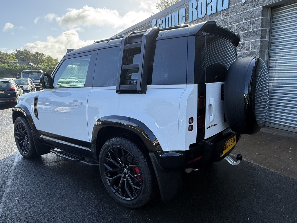 Land Rover Defender 90 X-dynamic S Black #7