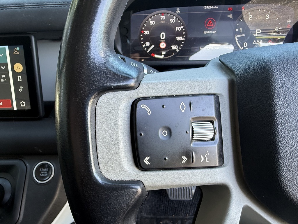 Land Rover Defender 90 X-dynamic S Black #15