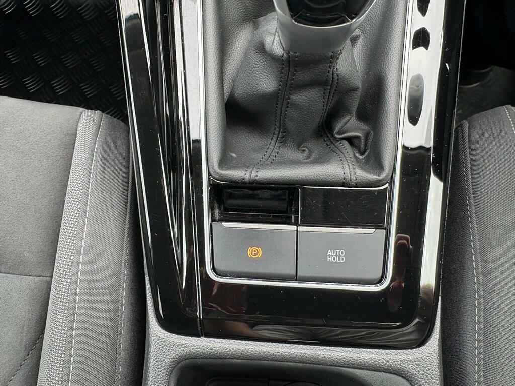Volkswagen Golf 1.5 Etsi Mhev R-line Dsg White #27