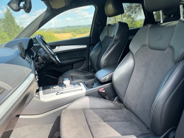 Audi Q5 Tdi 40 S Line AO68LDD Black #3