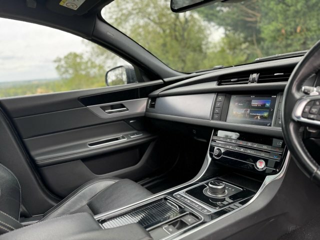 Jaguar XF R-sport Sportbrake Black #6