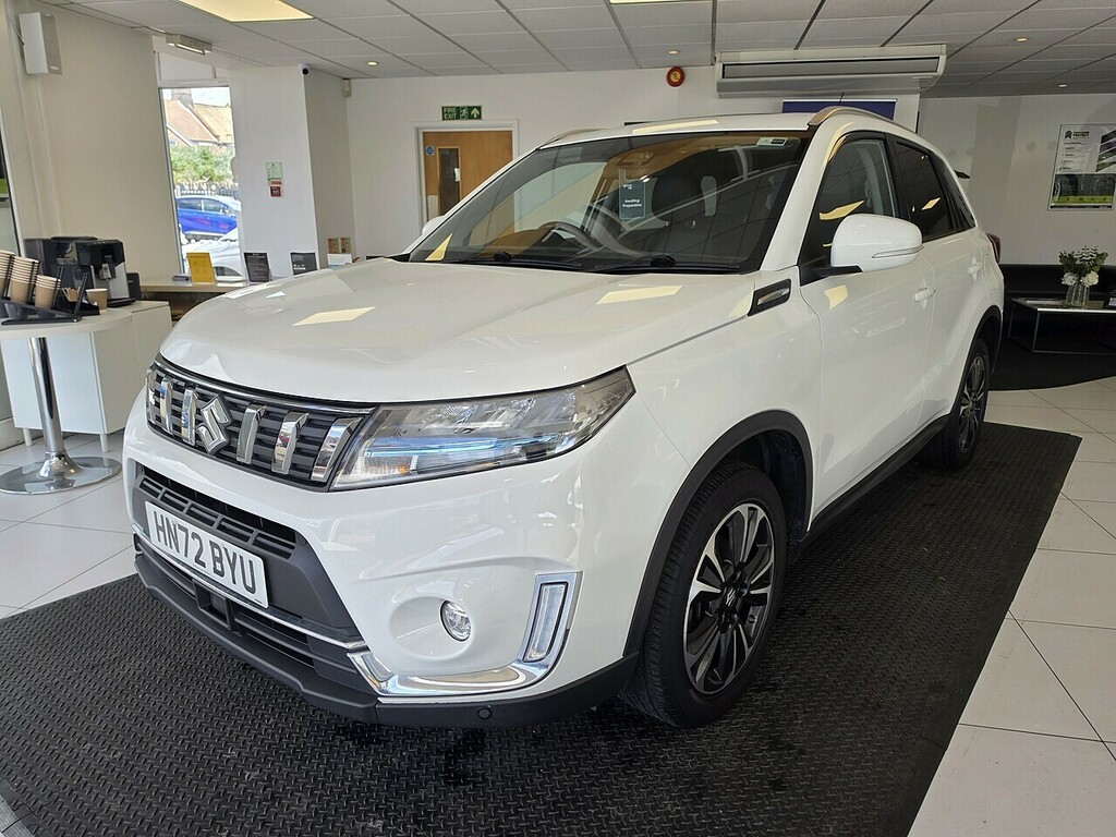 Suzuki Vitara 1.5 Sz5 Suv Hybrid Ags Allgrip Eur HN72BYU White #3