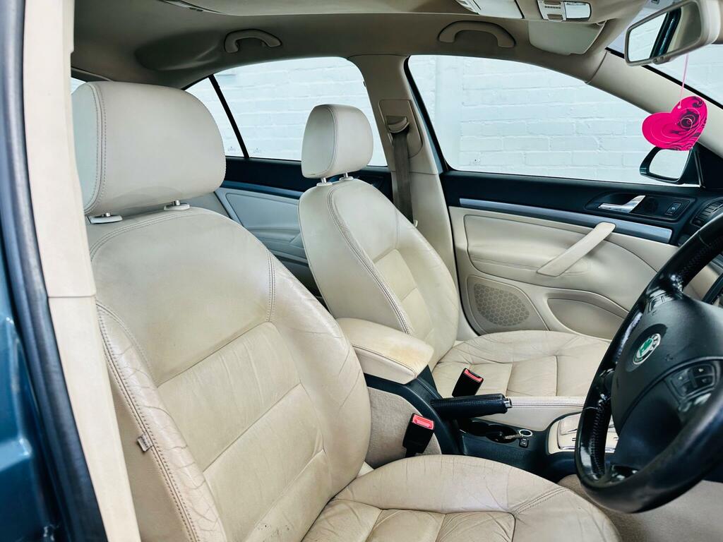 Skoda Octavia Variant Ambiente Brown #7