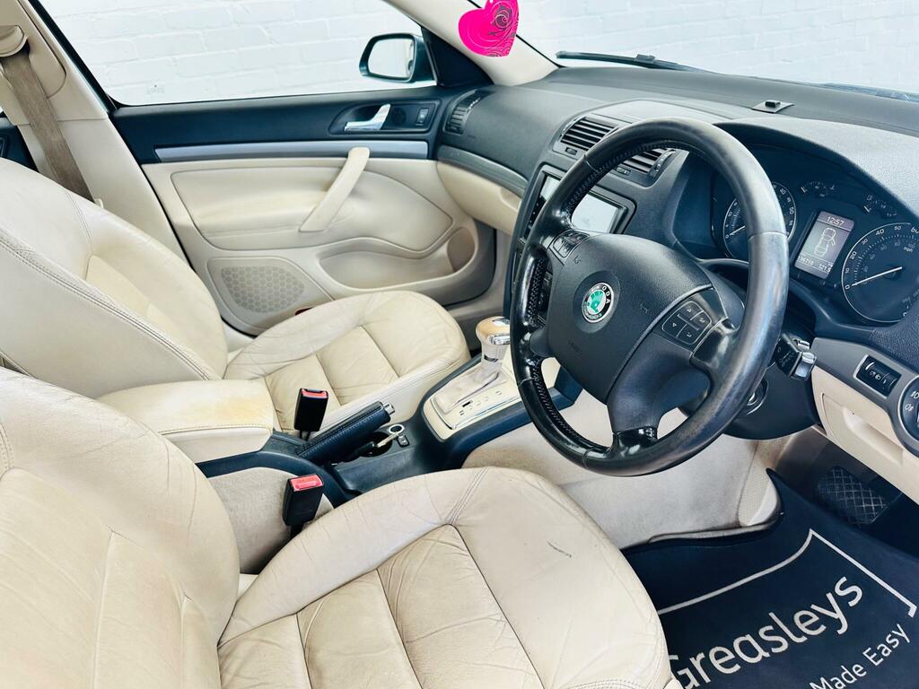 Skoda Octavia Variant Ambiente Brown #8