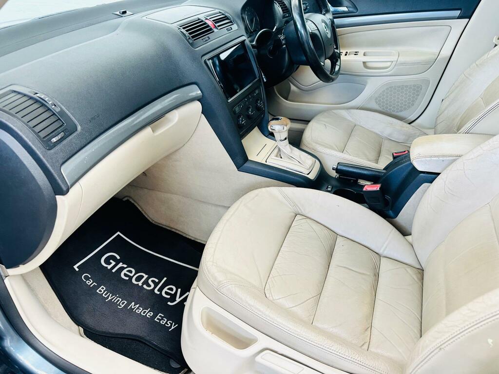 Skoda Octavia Variant Ambiente Brown #4