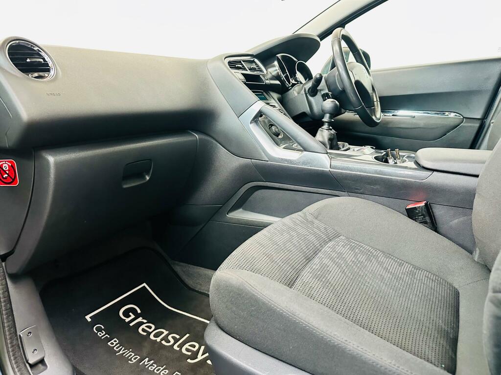 Peugeot 3008 Active Black #4