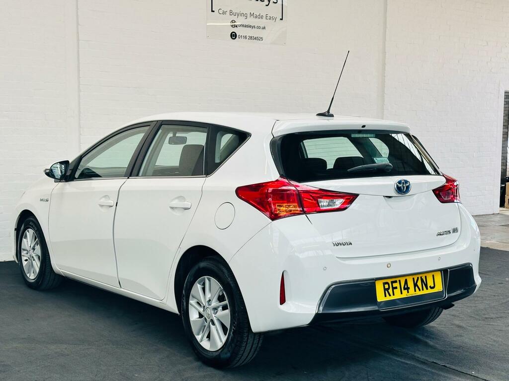 Toyota Auris 1.8 Vvt-h Icon Cvt Euro 5 Ss White #2