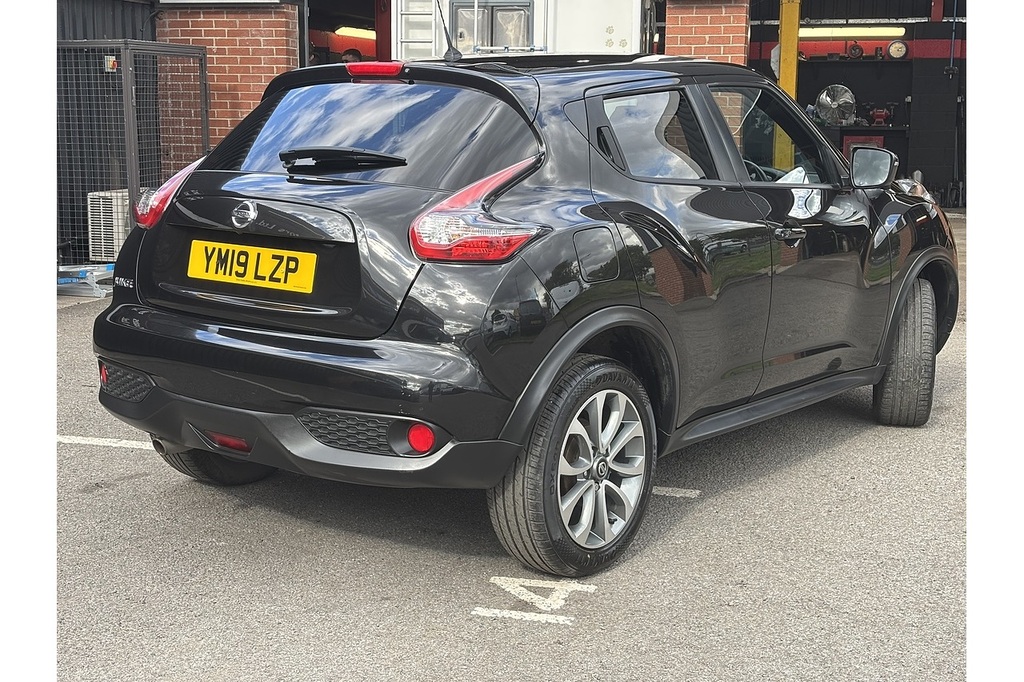 Nissan Juke 1.6 112 Tekna Bose Red #3