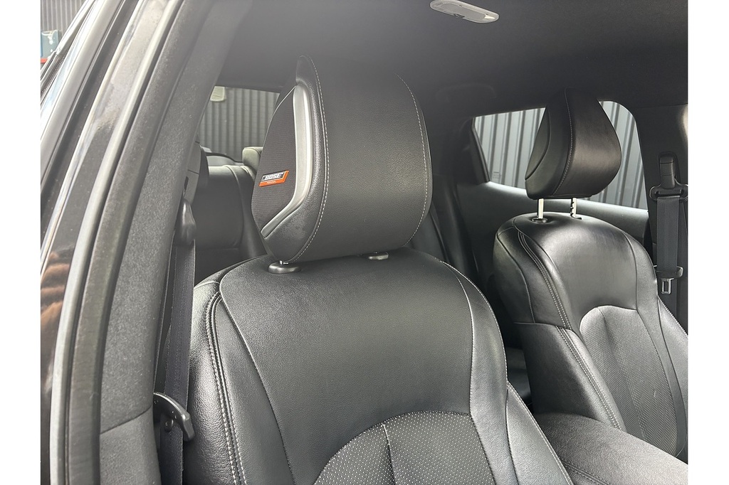 Nissan Juke 1.6 112 Tekna Bose Red #18