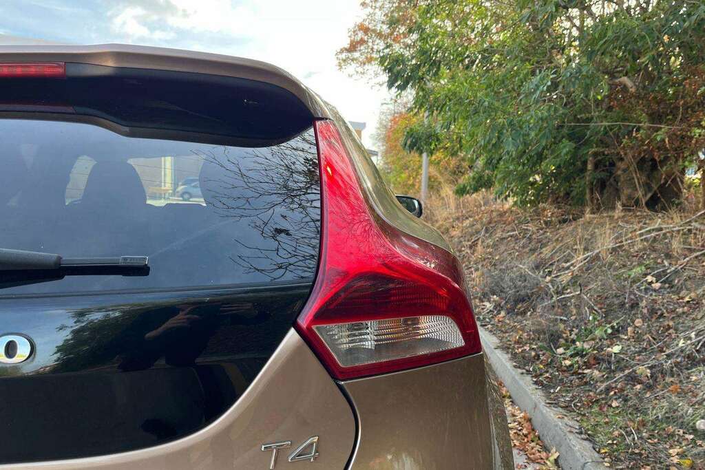 Volvo V40 D2 Se Lux Nav Black #14
