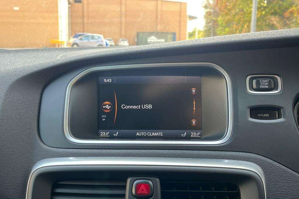 Volvo V40 D2 Se Lux Nav Black #18
