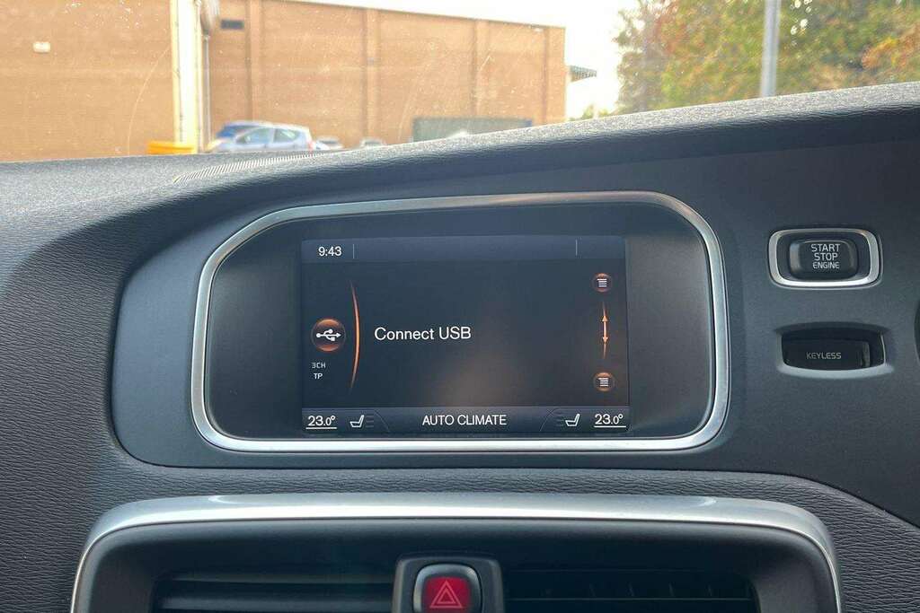 Volvo V40 D2 Se Lux Nav Black #19