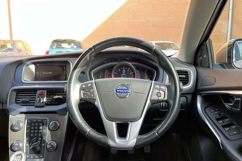 Volvo V40 D2 Se Lux Nav Black #8