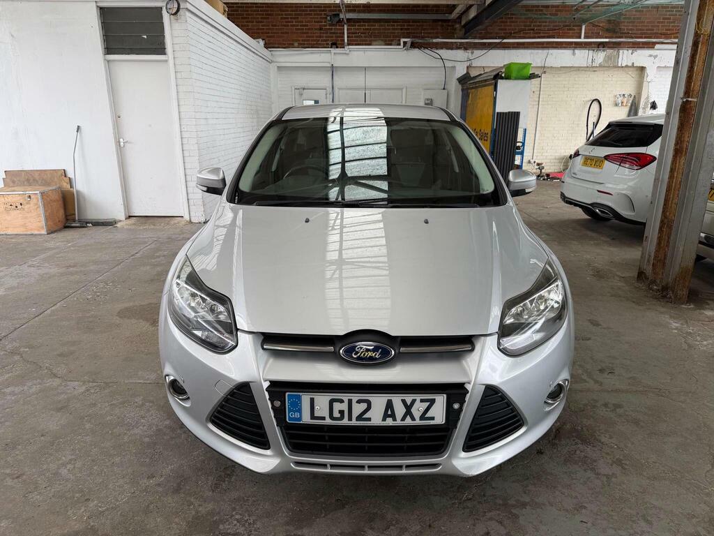 Ford Focus 1.6 Zetec Powershift Euro 5 LG12AXZ Silver #2