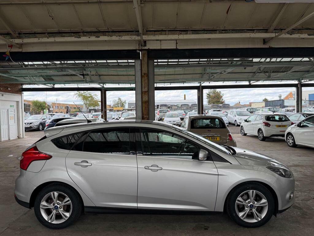 Ford Focus 1.6 Zetec Powershift Euro 5 LG12AXZ Silver #3