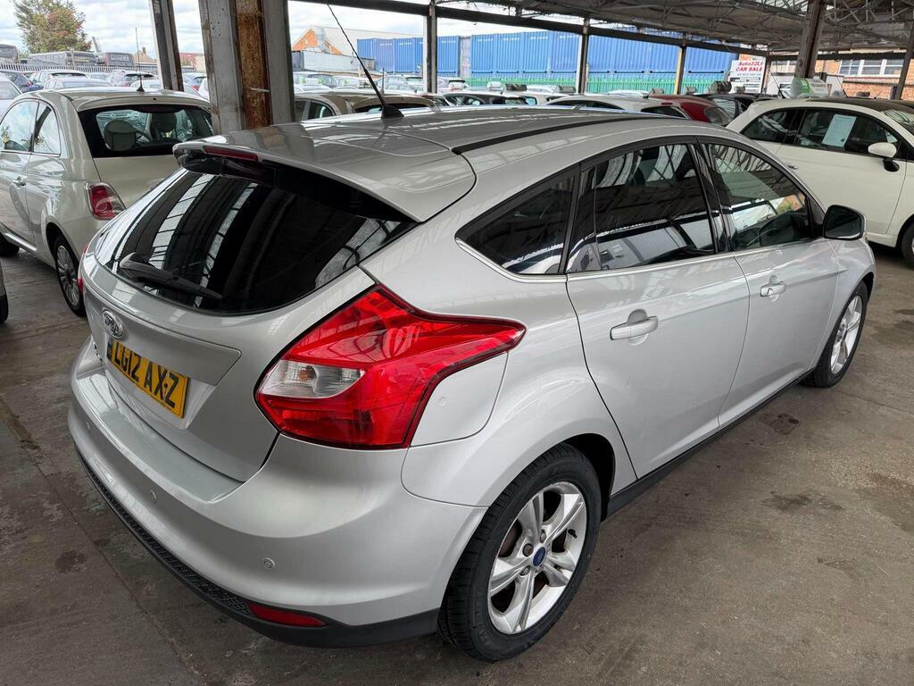 Ford Focus 1.6 Zetec Powershift Euro 5 LG12AXZ Silver #4