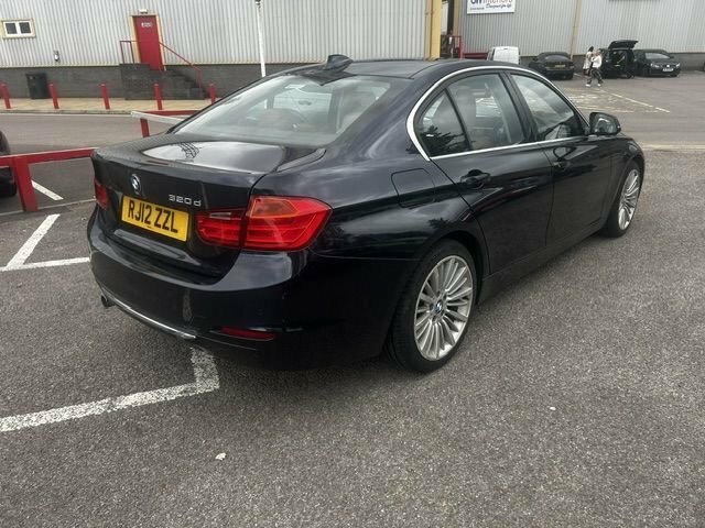 BMW 3 Series 320D Luxury Saloon Blue #4