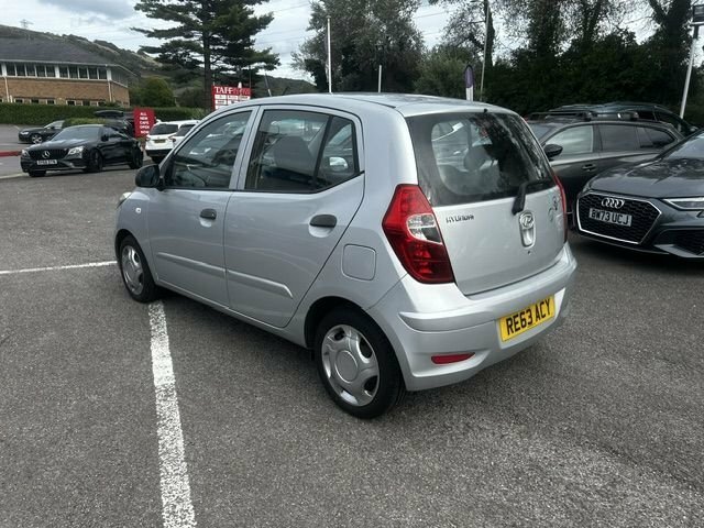 Hyundai I10 Classic Hatchback Silver #4