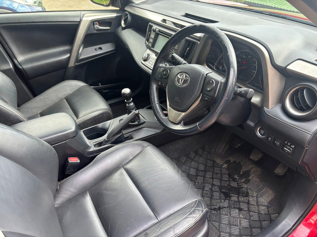 Toyota Rav 4 White #10