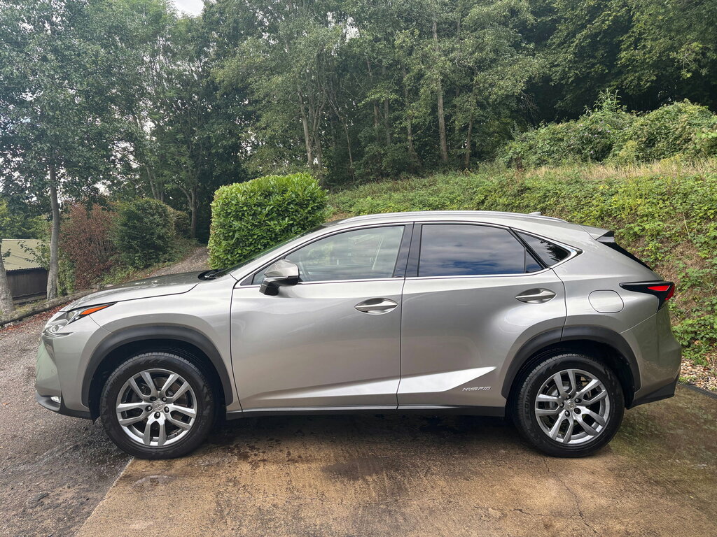 Lexus NX Estate 300H 2.5 Luxury Silver #8