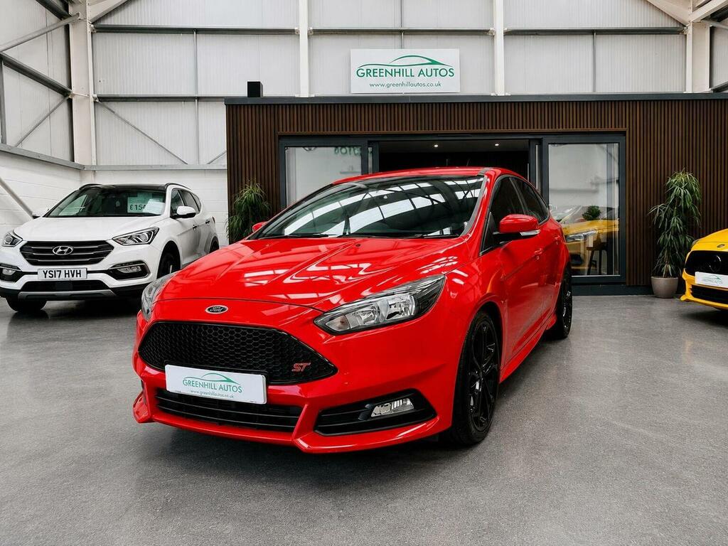 Ford Focus Hatchback 2.0T Ecoboost St-2 Euro 6 Ss 201 Red