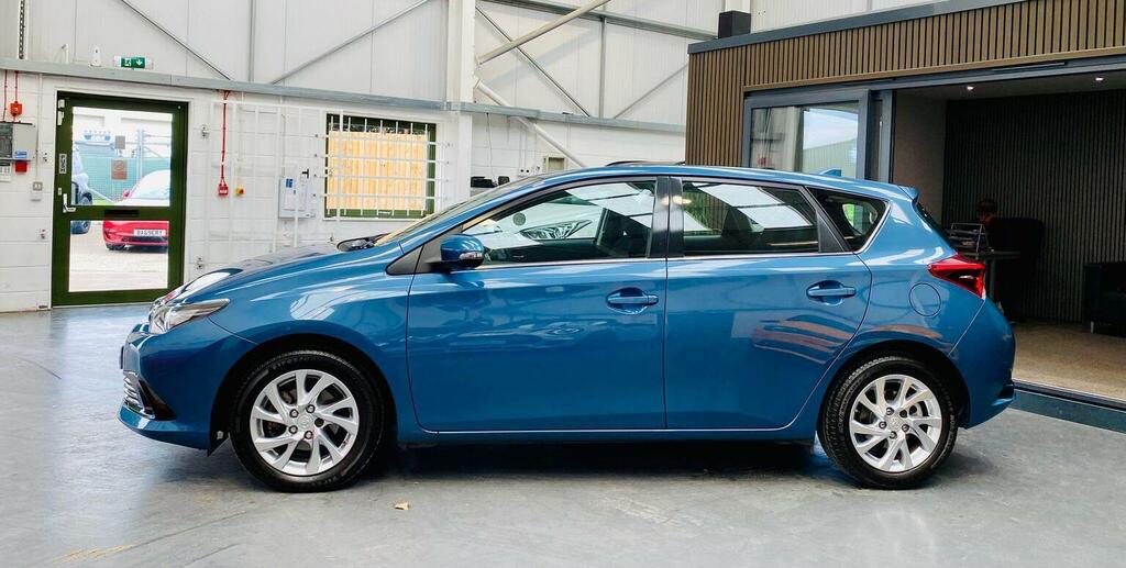 Toyota Auris 1.2 Vvt-i Business Edition Euro 6 Ss Blue
