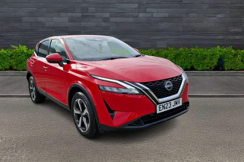 Nissan Qashqai 1.3 Dig-t Mh 158 N-connecta Red