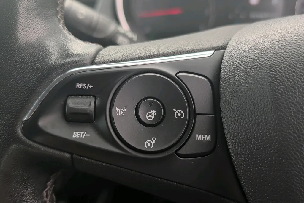 Vauxhall Crossland Elite Nav #30