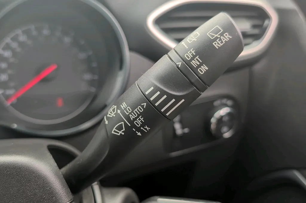 Vauxhall Crossland Elite Nav #32