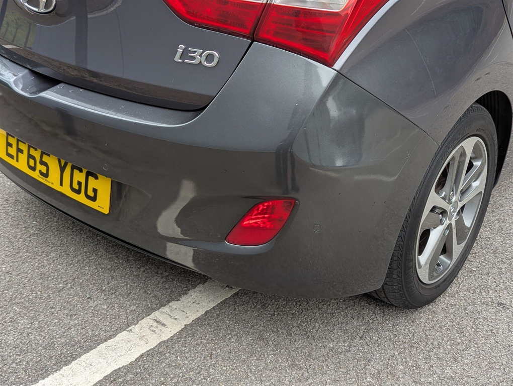 Hyundai I30 Hatchback White #26