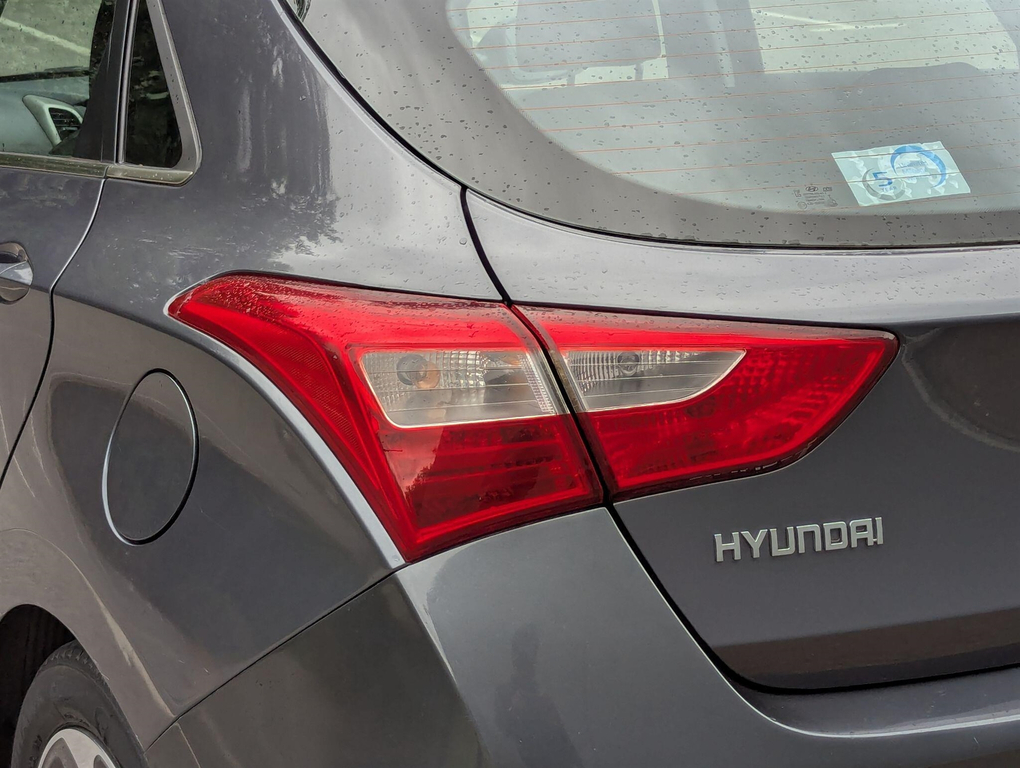 Hyundai I30 Hatchback White #29