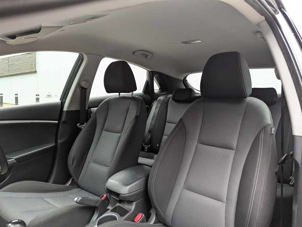 Hyundai I30 Hatchback White #34