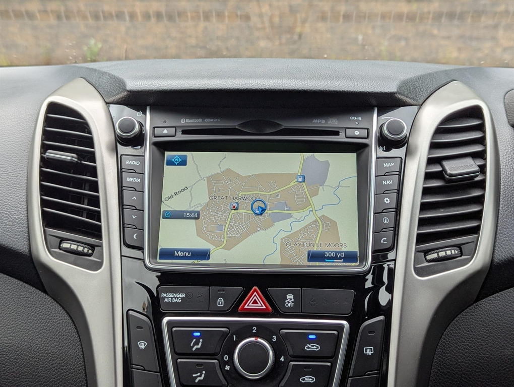 Hyundai I30 Hatchback White #21