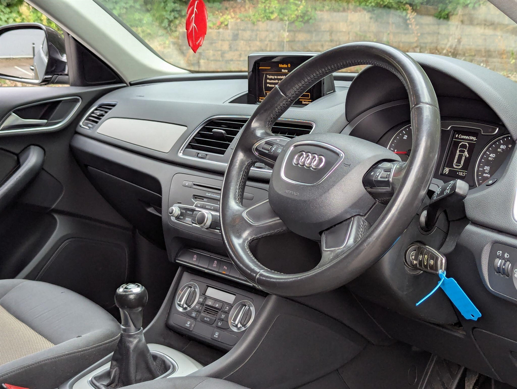 Audi Q3 Estate Blue #5