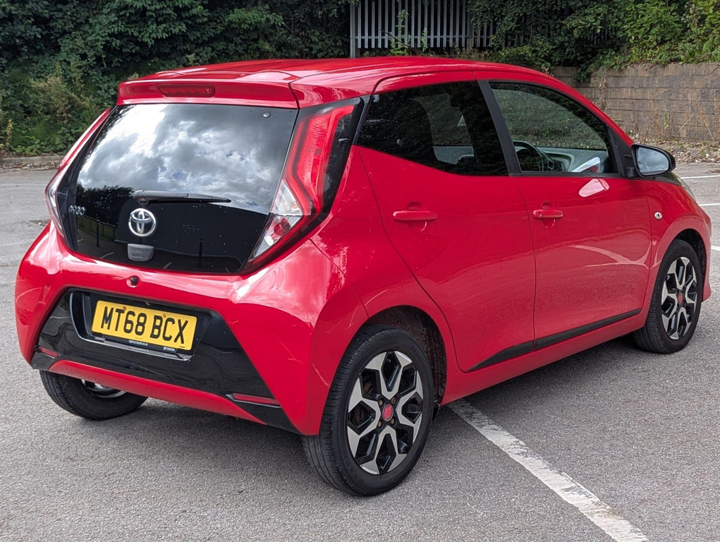Toyota Aygo 1.0 Vvt-i X-trend Funroof X-shift Euro 6 Red #3