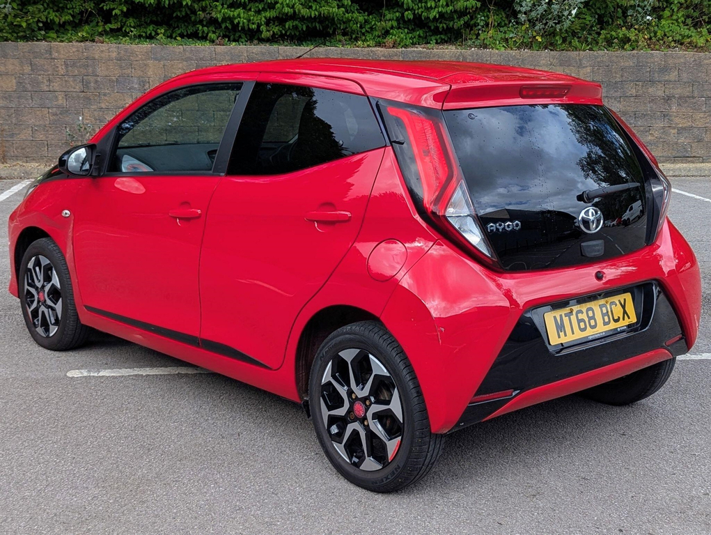 Toyota Aygo 1.0 Vvt-i X-trend Funroof X-shift Euro 6 Red #2