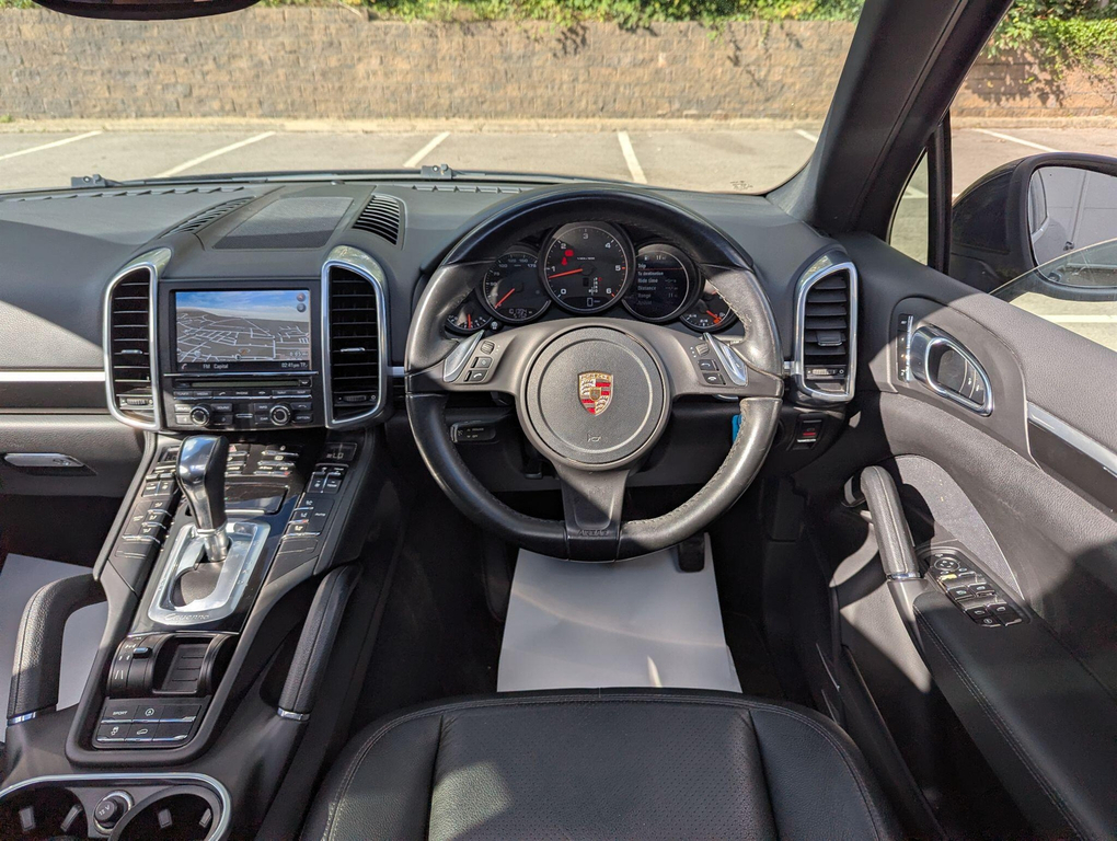 Porsche Cayenne 3.0 D V6 Tiptronic 245 Bhp Black #38
