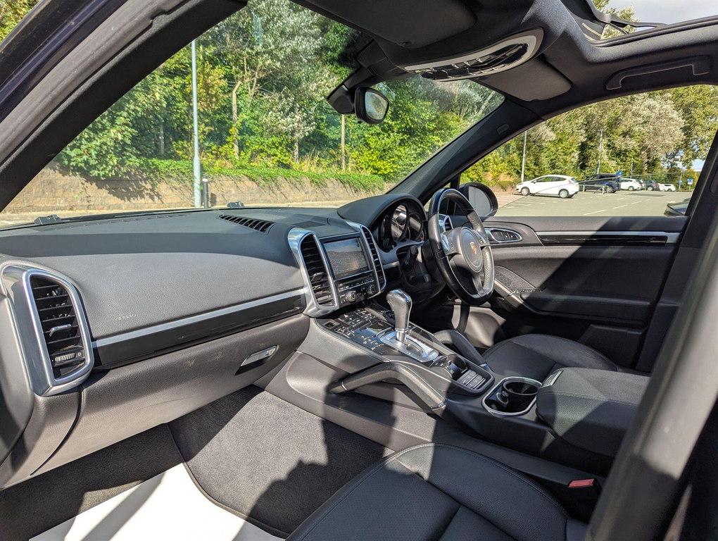 Porsche Cayenne 3.0 D V6 Tiptronic 245 Bhp Black #23