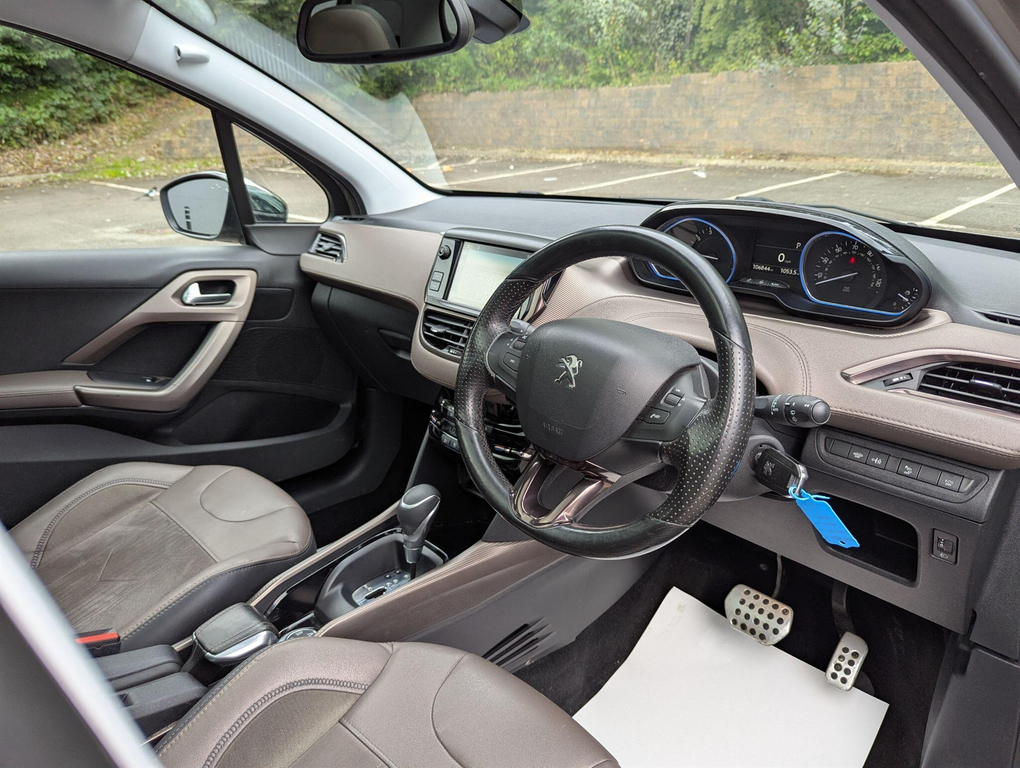 Peugeot 2008 1.2 Puretech Feline Eat Euro 6 Ss Calima #5