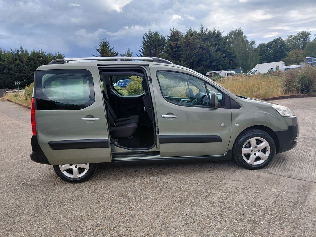 Peugeot Partner Tepee 1.6 Hdi 8V Tepee Outdoor 2011 Grey #3