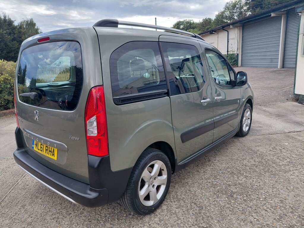 Peugeot Partner Tepee 1.6 Hdi 8V Tepee Outdoor 2011 Grey #4