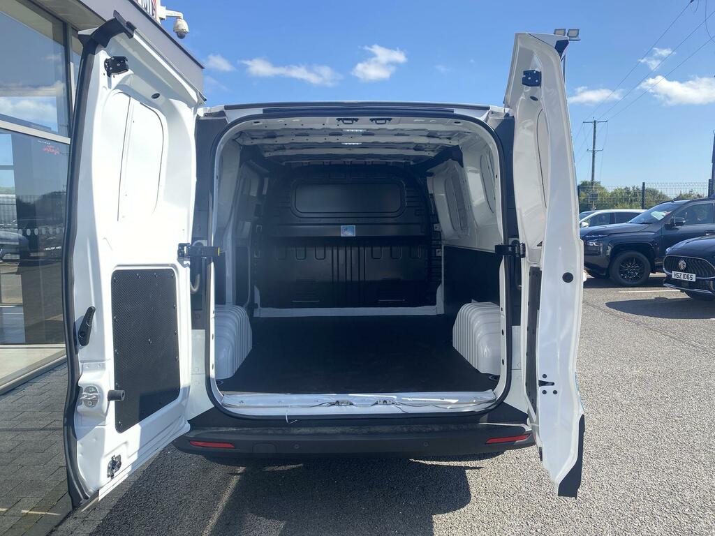 Maxus Deliver 7 2.0 D20 L2h2 Panel Van Fwd Black #5