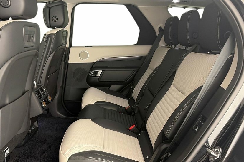 Land Rover Discovery 3.0 D350 Mhev Metropolitan Edition Suv Black #4
