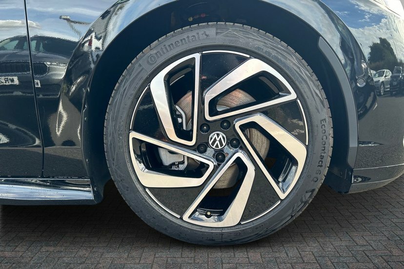 Volkswagen ID.7 Pro 77Kwh Match Plus Fastback EF26UCP Black #5